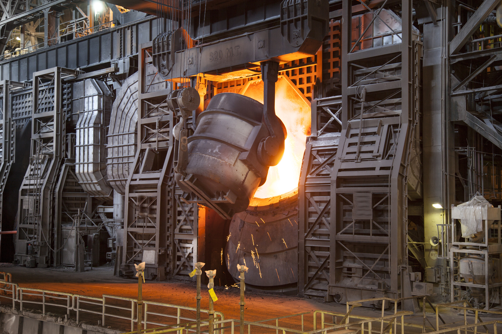 Stahlverarbeitung in der Industrie- Elmoba Kabelverlegung GmbH in Marl und Chur
